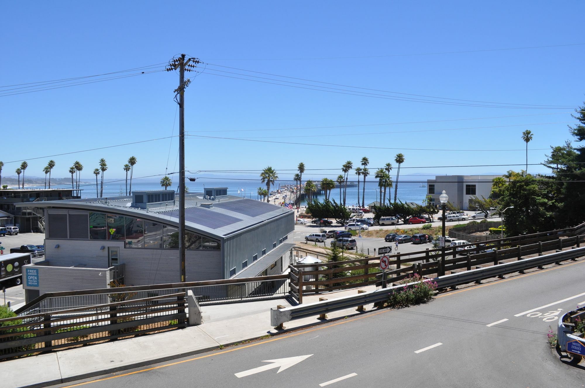 Howard Johnson By Wyndham Santa Cruz Beach Boardwalk Exterior foto